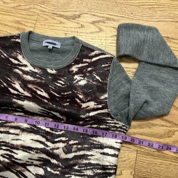 MADISON YOUNG  SWEATER SIZE M - Picture 5 of 8